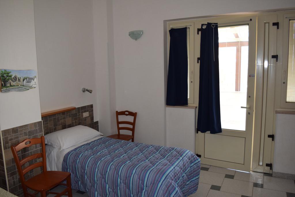 Bed & Breakfast La Collinetta Locorotondo Δωμάτιο φωτογραφία